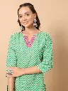 SET0132_6.webp