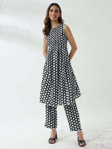 [SET0172NAN70625] Black & White Polka Dot Sleeveless Kurta Set with Lace Detailing